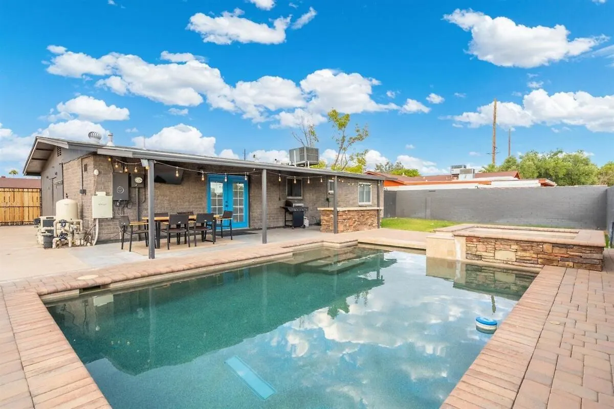 Heated Pool, Spa, Modern 3B Oasis, Scottsdale Tempe Holiday home
