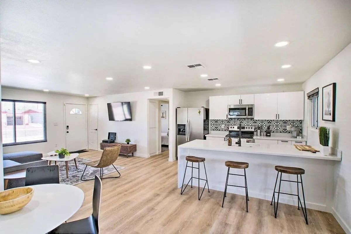 Holiday home Heated Pool, Spa, Modern 3B Oasis, Scottsdale Tempe